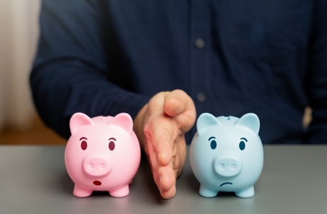Division of the family budget. Divorce proceedings. Splitting bank accounts, investments, and debts. Financial separation. Utilizing mediation